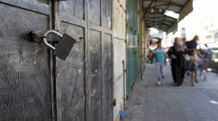 الإضراب الشامل يعم مدينة جنين ومخيمها حدادا على الشهداء الثلاثة