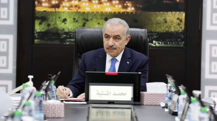 اشتية: رصيف الممر المائي على شاطئ غزة يفوح بـ”رائحة الموت”