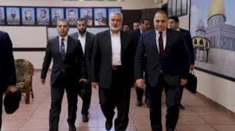 وفد من حماس وإسرائيل يصلان القاهرة للتفاوض بشأن وقف إطلاق النار بغزة