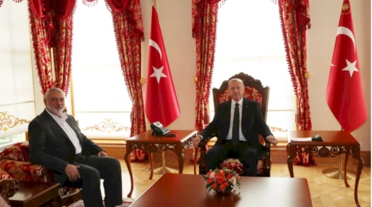 هنية يصل تركيا على راس وفد الحركة للقاء أردوغان