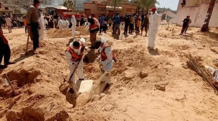 انتشال جثة 50 شهيدا من مجمع ناصر الطبي بخانيونس
