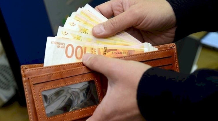 المالية تعلن موعد صرف رواتب الموظفين العموميين عن شهر شباط