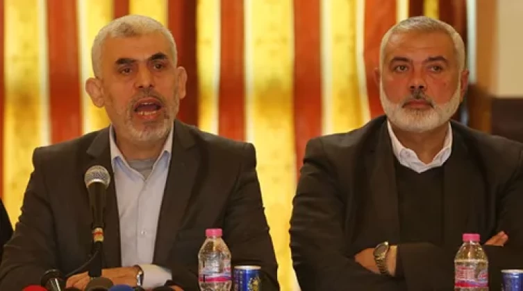 السنوار يبعث برسالة إلى هنية.. هذا مفادها