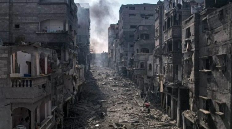 الاحتلال يدمر أكبر مصنع للأدوية في قطاع غزة