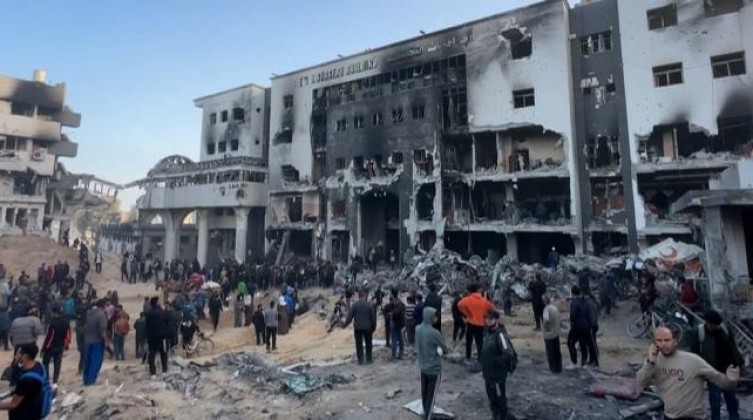 انتشال جثامين 409 شهداء من مستشفى "الشفاء" ومدينة خان يونس