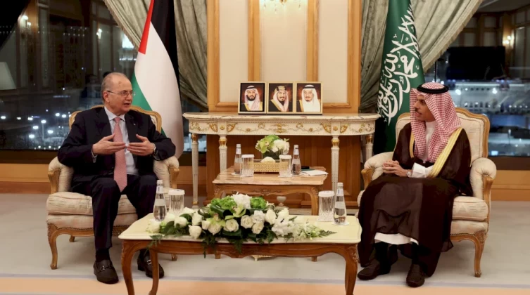 تفاصيل لقاء رئيس الوزراء الفلسطيني بوزير الخارجية السعودي