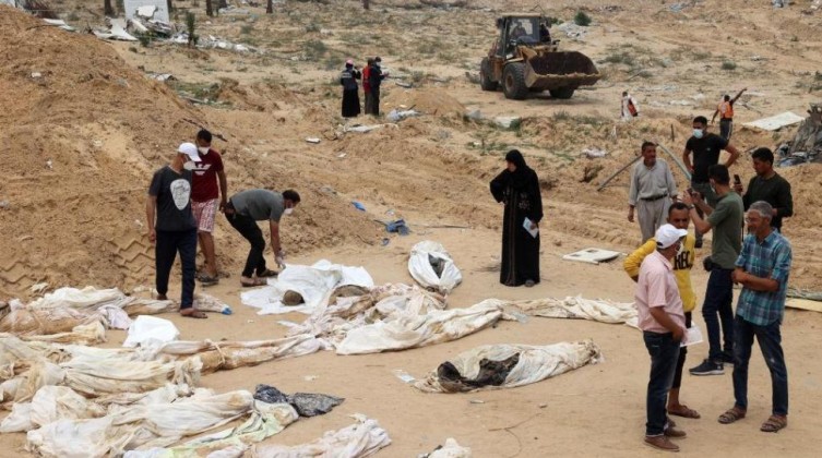 شهداء وجرحى في غارات إسرائيلية على غزة واستشهاد صياد في رفح