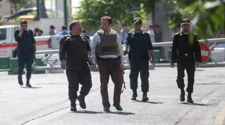 إيران تعلن إحباط هجوم كبير قبل عيد الفطر وتعتقل 3 أشخاص