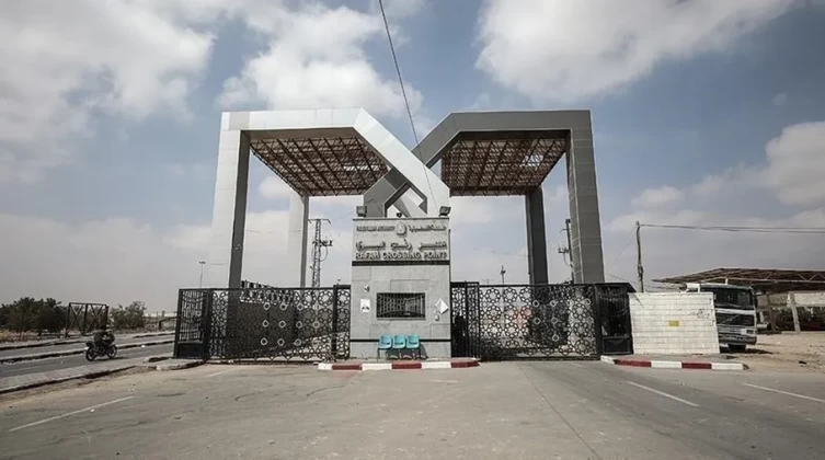 مسؤولون إسرائيليون: مستعدون للانسحاب من معبر رفح لاعتبارات عسكرية وسياسية