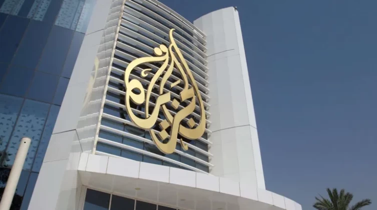 غالانت يأمر بوقف بث قناة الجزيرة في الضفة الغربية