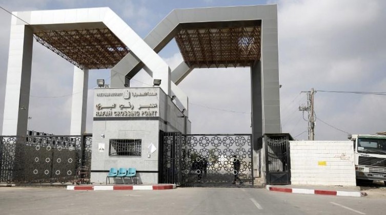 خاص بالفيديو: إغلاق معبر رفح يحرم مرضى وجرحى غزة من العلاج بالخارج