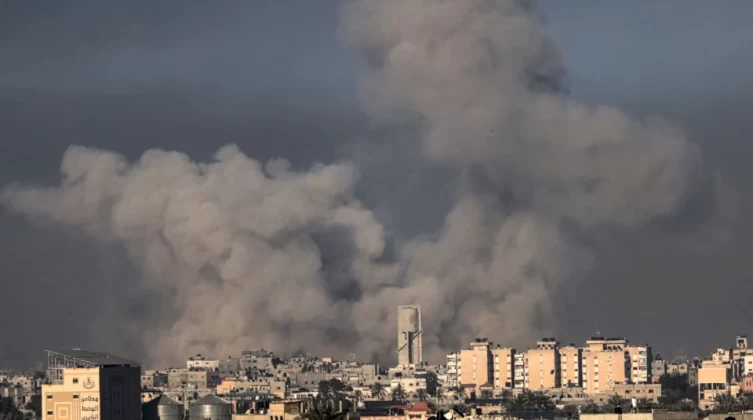 13 شهيدا بغارة إسرائيلية على منزل شمال قطاع غزة