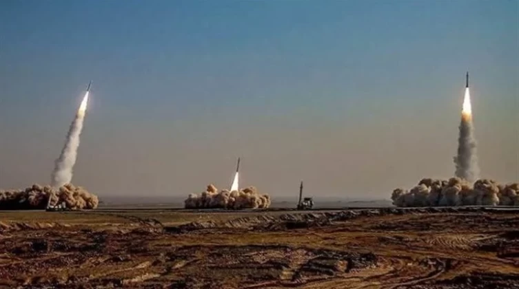 إطلاق 60 صاروخا من لبنان تجاه مواقع إسرائيلية