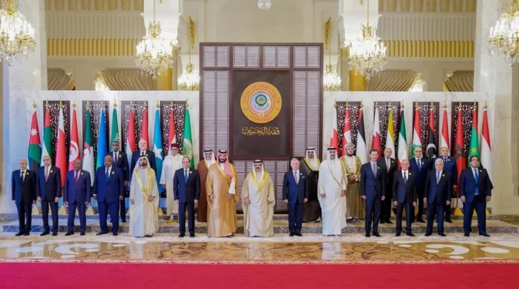 البيان الختامي للقمة العربية يؤكد علي انسحاب جيش الاحتلال من غزة