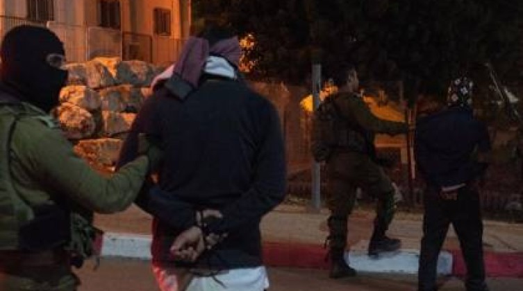 بينهم 4 أشقاء.. الاحتلال يعتقل 6 مواطنين من نابلس وطولكرم