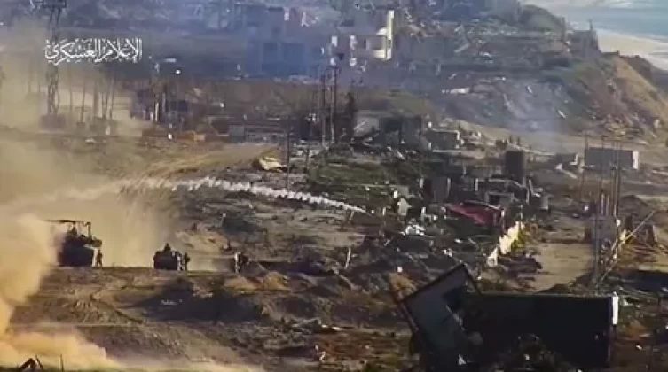 القسام تنشر مشاهد مثيرة لكمين مفترق النابلسي بغزة