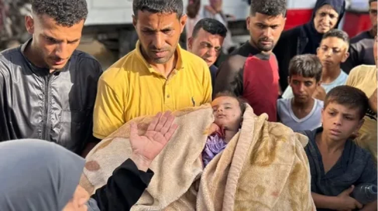 شهداء أغلبهم من الأطفال بثياب العيد في مجزرة بمخيم البريج