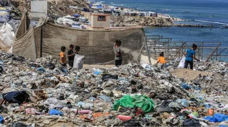استشهاد موظفين ببلدية غزة خلال تأمين المياه للسكان