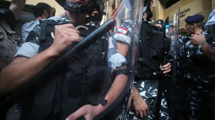 بالفيديو: إطلاق نار على السفارة الأمريكية في لبنان.. ومقتل المنفذ
