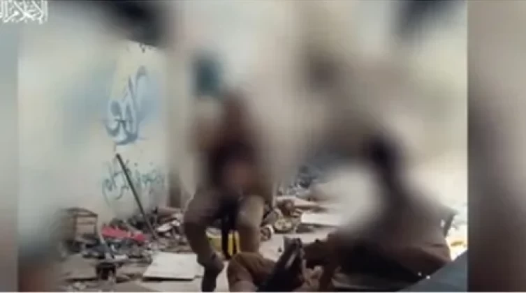 بالفيديو: مقاوم من "القسام" في الشجاعية ينتظر جنود الاحتلال على أرجوحة