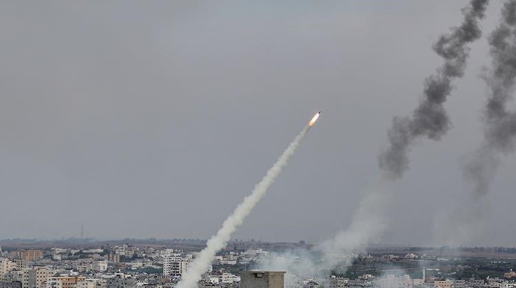 المقاومة تقصف مستوطنات غلاف غزة برشقة صاروخية