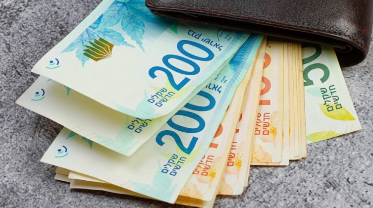 أسعار صرف العملات مقابل الشيكل اليوم السبت