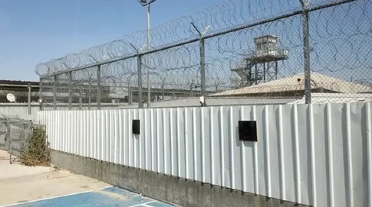 مقتل ضابط إسرائيلي يعمل في سجن عوفر والاحتلال يقيد نشر المعلومات حول الحادث