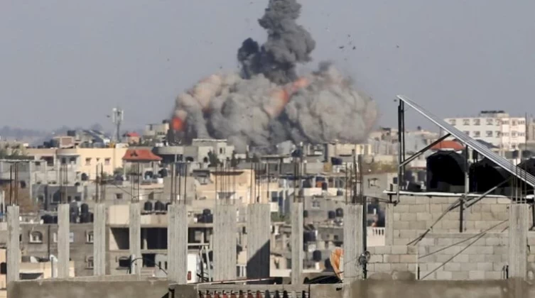 شهداء وجرحى في قصف للاحتلال على مدرسة بحي الشيخ رضوان في غزة