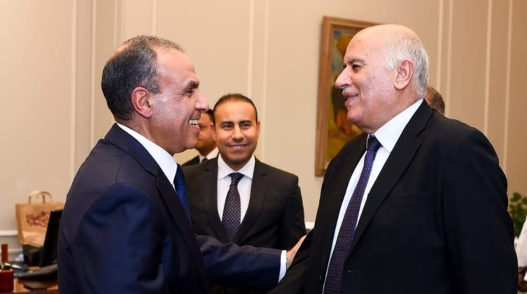 تفاصيل لقاء وزير الخارجية المصري مع القيادي بحركة "فتح" جبريل الرجوب