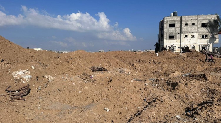 الاحتلال ينسحب من خانيونس بعد عملية عسكرية استمرت 22 يوما