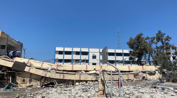 مجزرة جديدة.. شهداء وجرحي بقصف الاحتلال لمدرسة تؤوي نازحين غرب غزة