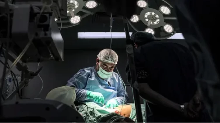 الصحة تكشف أعداد شهداء القطاع الصحي في غزة