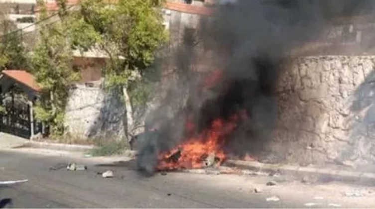 بالفيديو: شهيدان بعد قصف مسيرة للاحتلال سيارة جنوب لبنان