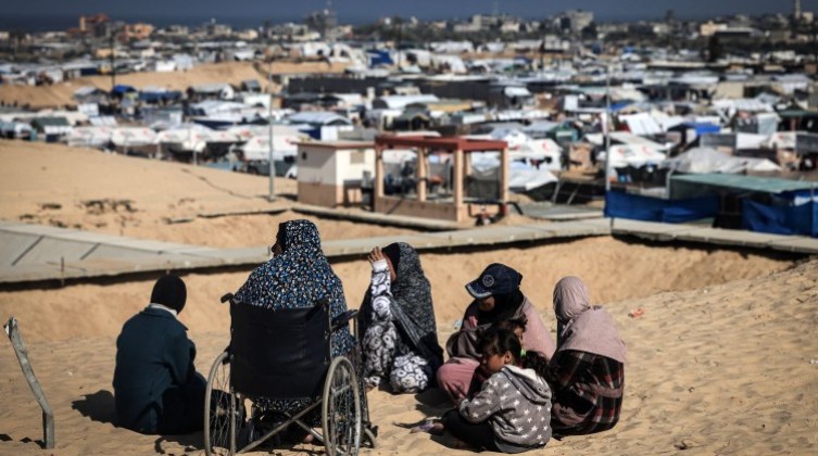الاحتلال يصدر أوامر إخلاء جديدة لمناطق في دير البلح