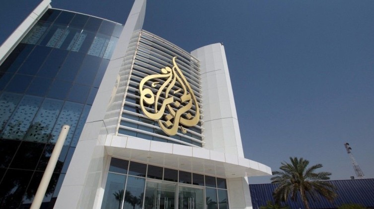الاحتلال يغلق مكتب شبكة الجزيرة في رام الله