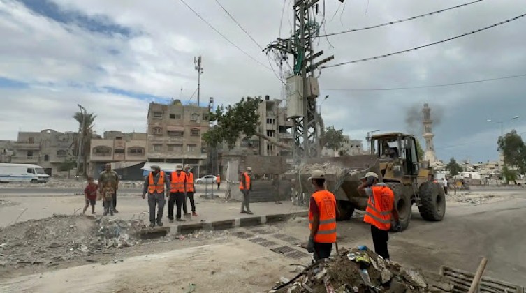 إنطلاق مشروع تنظيف مصافي الأمطار في دير البلح