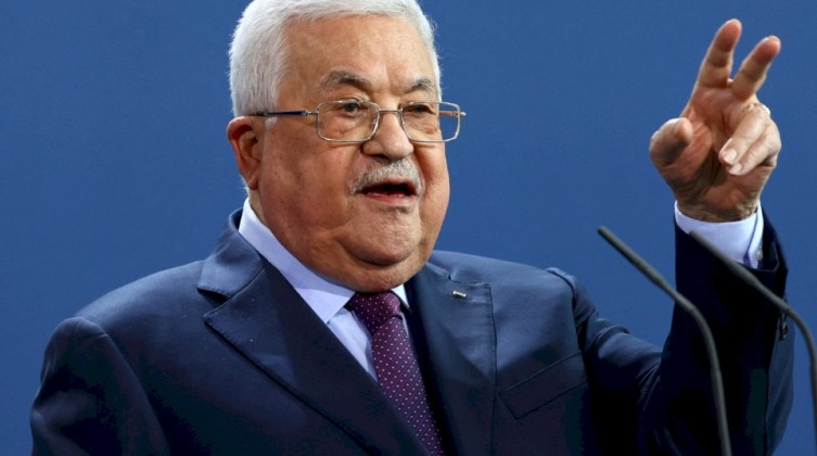 الرئيس عباس يصل اسبانيا في زيارة عمل تستمر ليومين