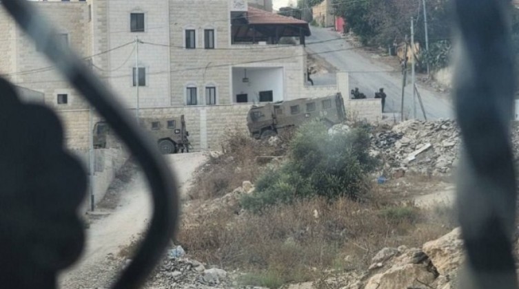 الاحتلال يحاصر منزلا في بلدة اليامون غرب جنين