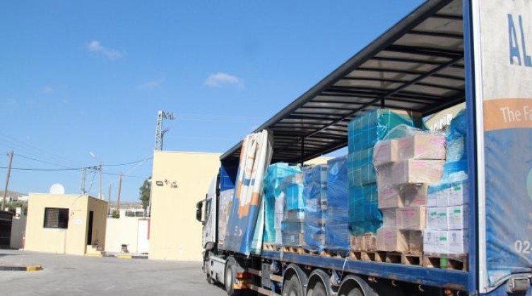 الصحة تعلن إرسال 5 شاحنات أدوية قطاع غزة