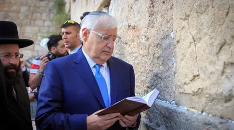 سفير أمريكي سابق يقترح تحويل أموال "فلسطينية" لإسرائيل لضم الضفة