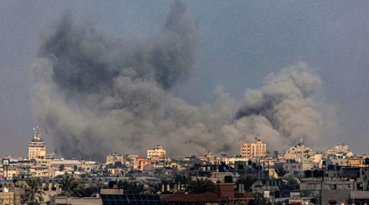 شهداء إثر قصف الاحتلال مناطق في خان يونس وغزة