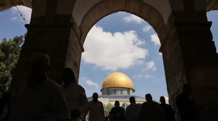مئات المستوطنين اقتحموا الأقصى في ثامن أيام "عيد العرش"