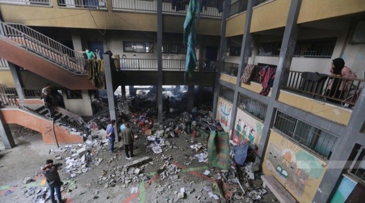 الاحتلال يقر باستهدافه مدرسة تؤوي نازحين بمدينة غزة