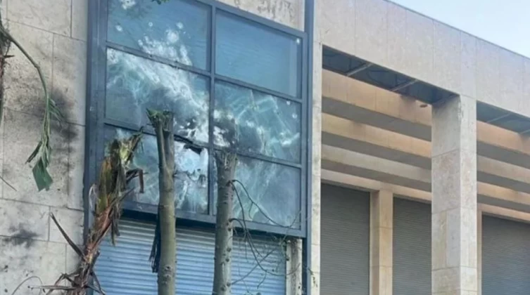 نتنياهو يطلب 2 مليون شيكل بعد استهداف غرفة نومه!