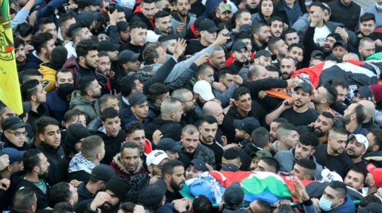 جماهير نابلس تشيع جثامين شهدائها الأربعة