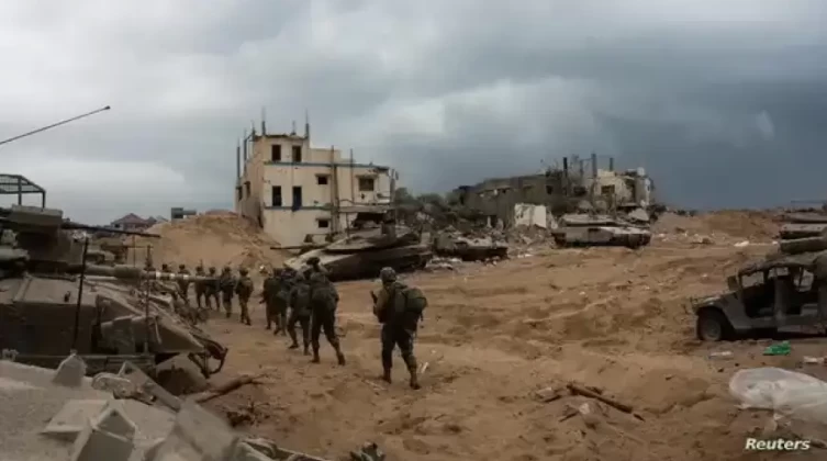 الاحتلال يعلن بمقتل ضابط وجنديين في معارك شمال قطاع غزة