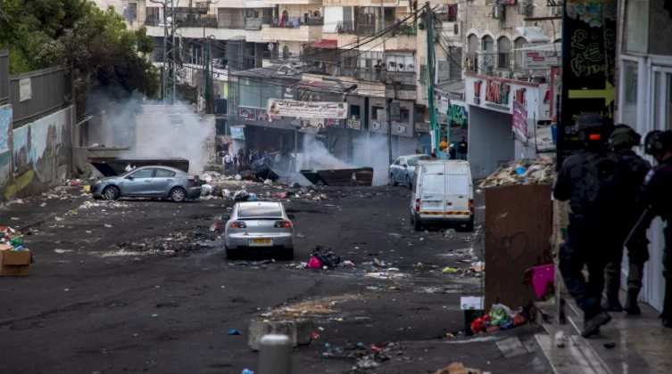 القدس: الاحتلال يطلق النار على شاب قرب مخيم شعفاط