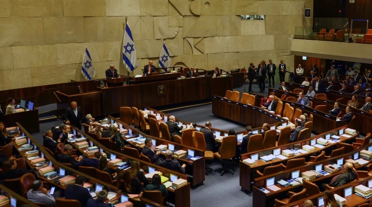 الكنيست الإسرائيلي يقر قانونا لترحيل أقارب "منفذي العمليات"