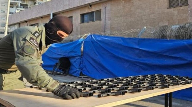 الاحتلال يزعم اعتقال شخصين من عرب الـ48 حاولا تهريب ذخائر للضفة