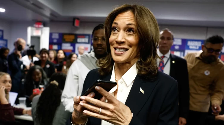 بالفيديو: هاريس تتعرض لموقف محرج بيوم الانتخابات